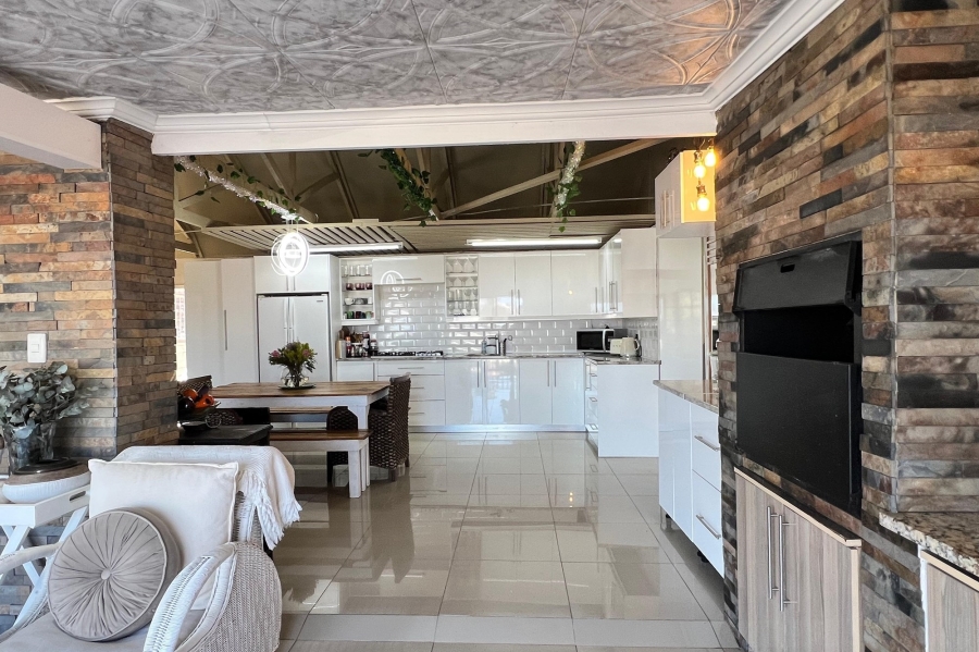 3 Bedroom Property for Sale in Wavecrest Eastern Cape